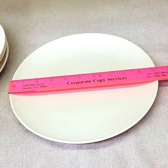 Vtg.6pc. Watertown Lifetime ware melmac 10 "white dinner plates. - Picture 4 of 4